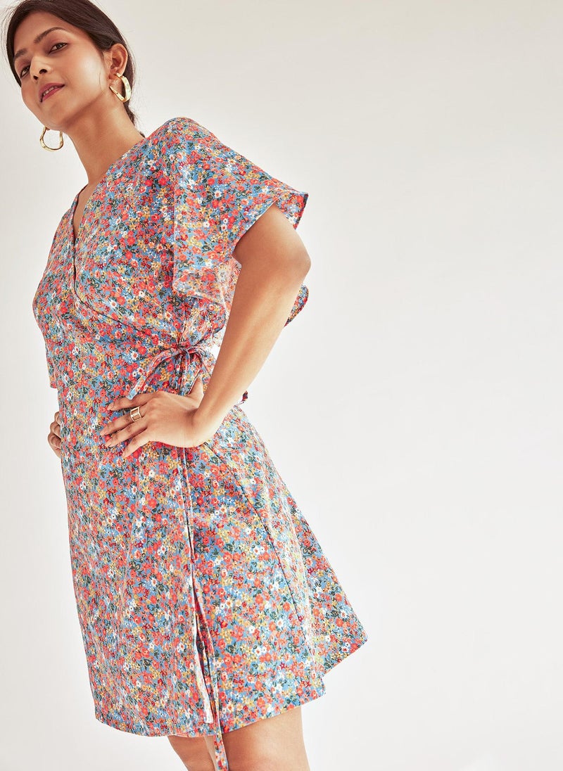 ذا ليبل لايف فستان قصير بياقة ملفوفة وطبعات زهور - Image 5