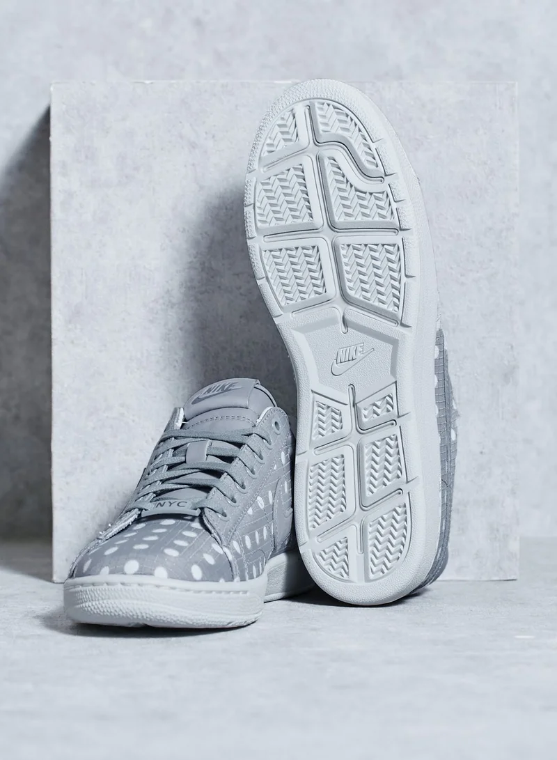 Nike Tennis Classic Ultra Premium