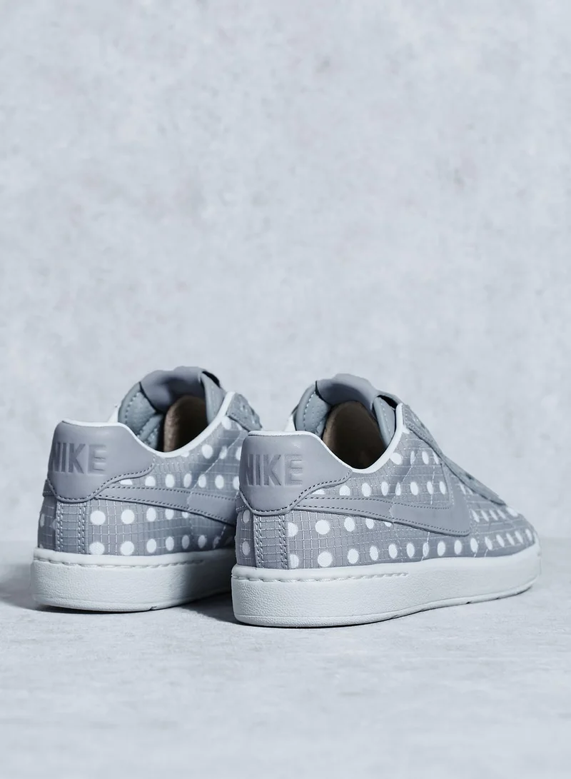Nike Tennis Classic Ultra Premium