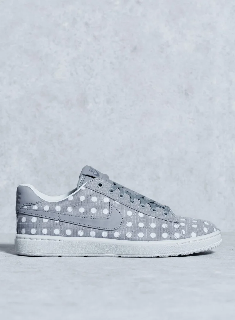 Nike Tennis Classic Ultra Premium