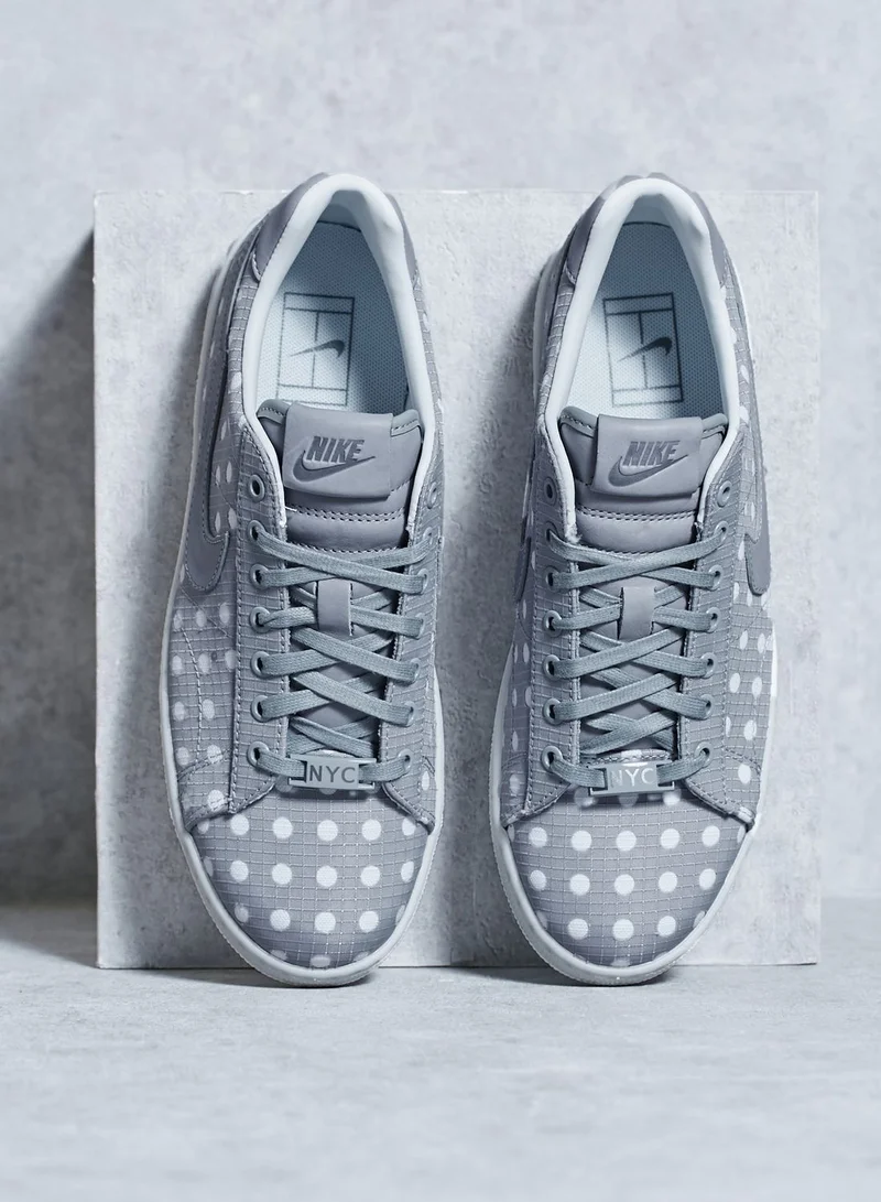 Nike Tennis Classic Ultra Premium