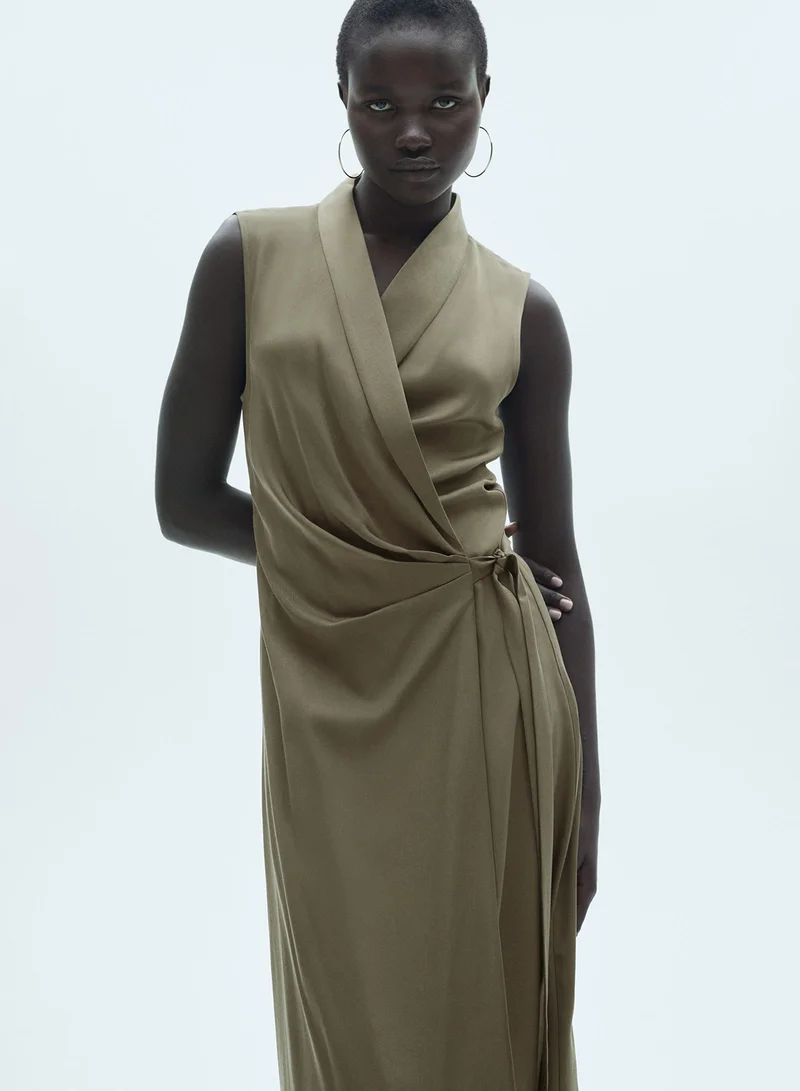 مانجو Sleeveless Wrap Dress
