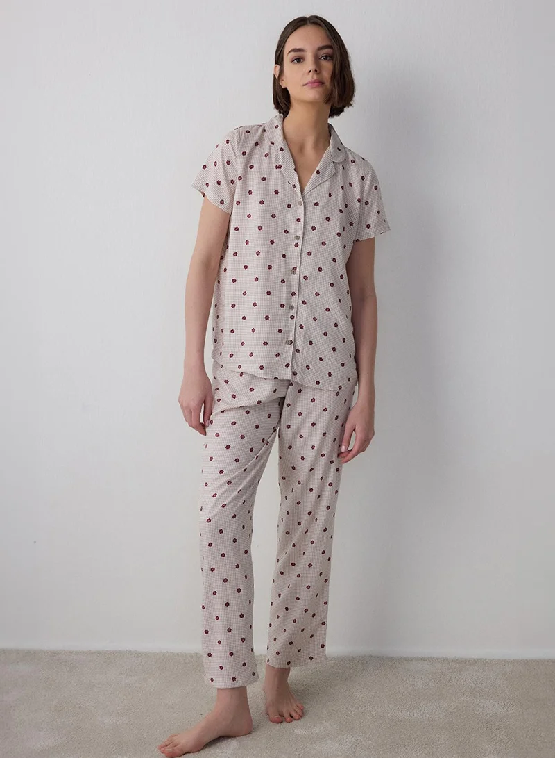 بنتي طقم بيجاما قصير بأكمام قصيرة وياقة قميص بنقشة زهور فريا بيج