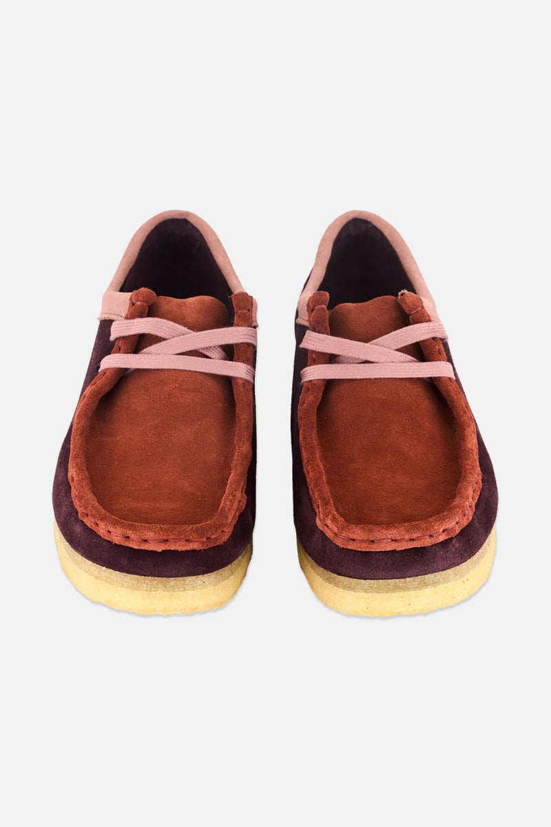 clarks أحذية نسائية من جلد السويد برباط، مارون - Image 4