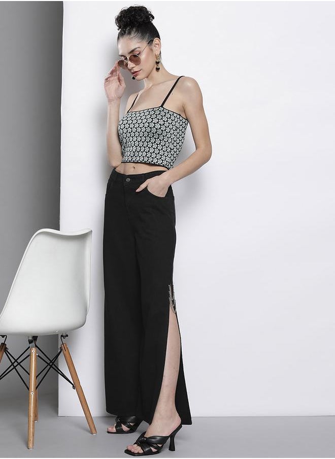 SASSAFRAS - Solid Chain Detail Side Slit Jeans by Styli - Image 1