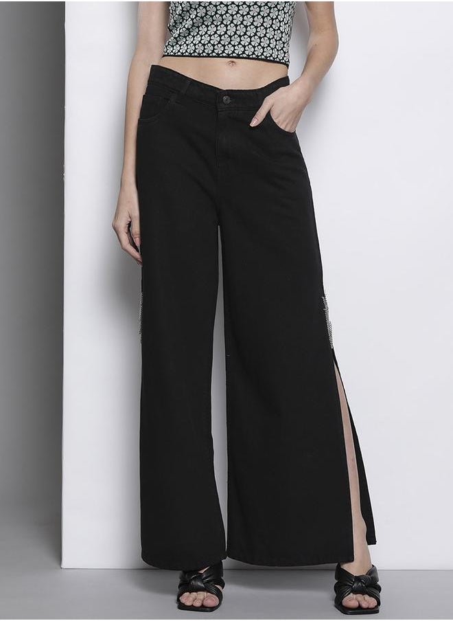 SASSAFRAS - Solid Chain Detail Side Slit Jeans by Styli - Image 1