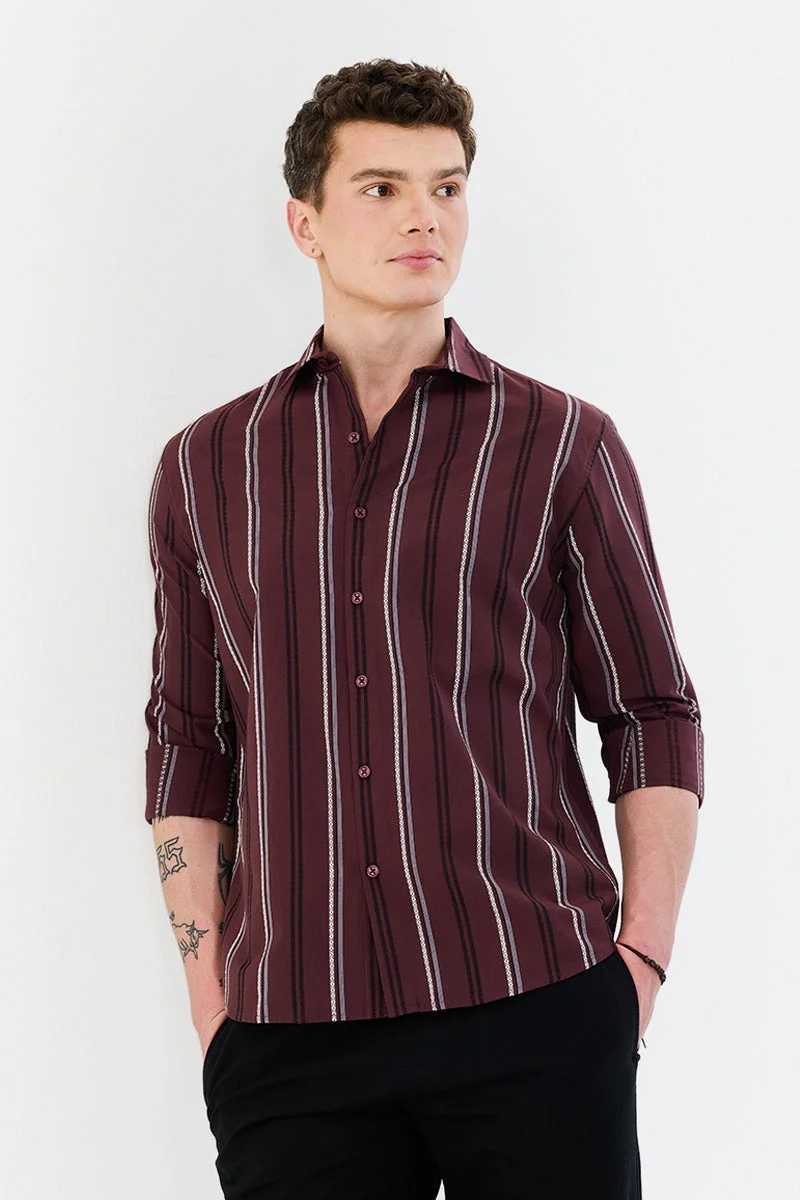 سنيتش قميص مخطط بقصة ضيقة