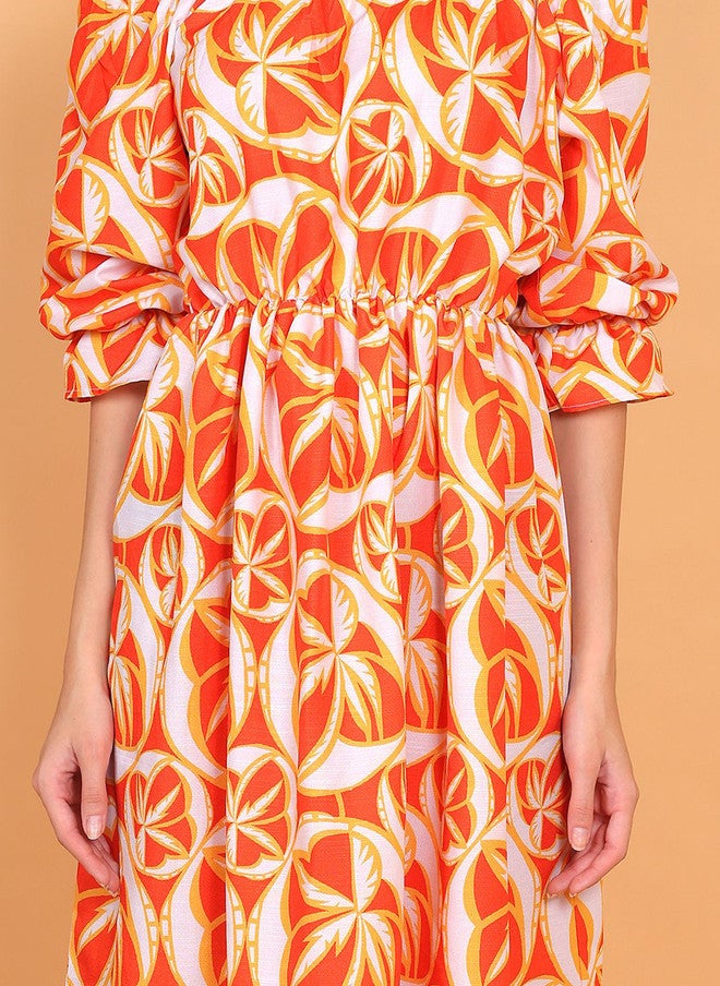 FIMS فستان بطول الركبة بتصميم هندسي مطبوع باللون البرتقالي مع أكتاف مكشوفة على شكل حرف A - Image 3