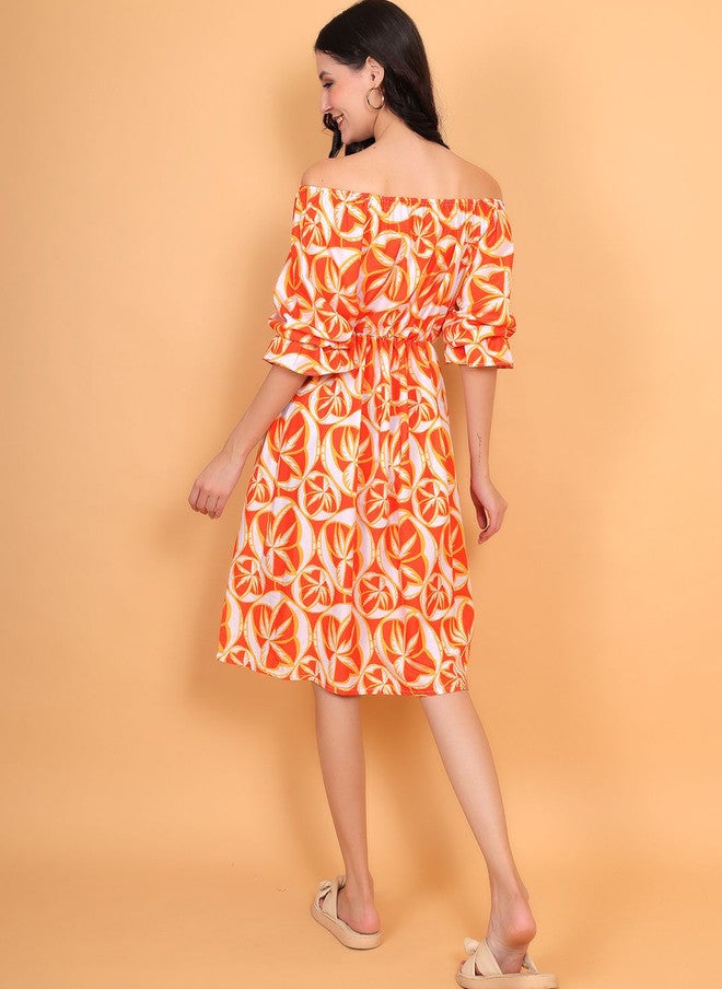 FIMS فستان بطول الركبة بتصميم هندسي مطبوع باللون البرتقالي مع أكتاف مكشوفة على شكل حرف A - Image 4