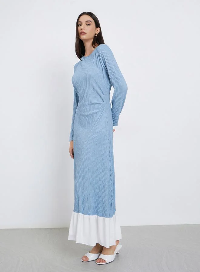 ستايلي فستان طويل ضيق أزرق بحاشية كشكش