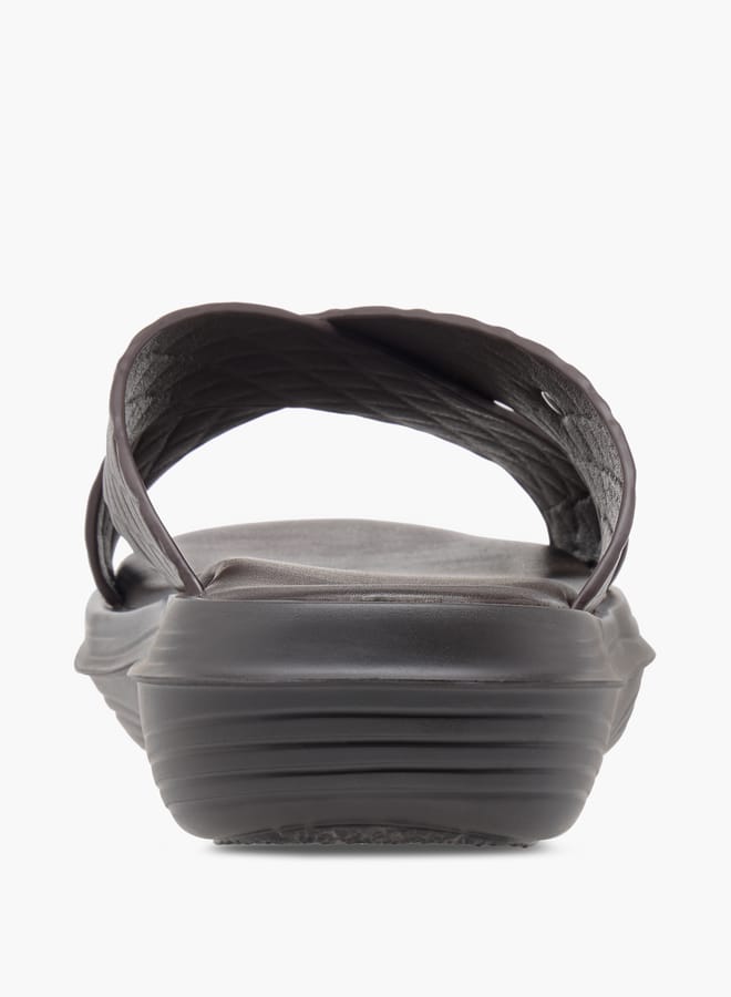 Le Confort Men's Textured Slip-On Cross Strap Sandals  - Image 4