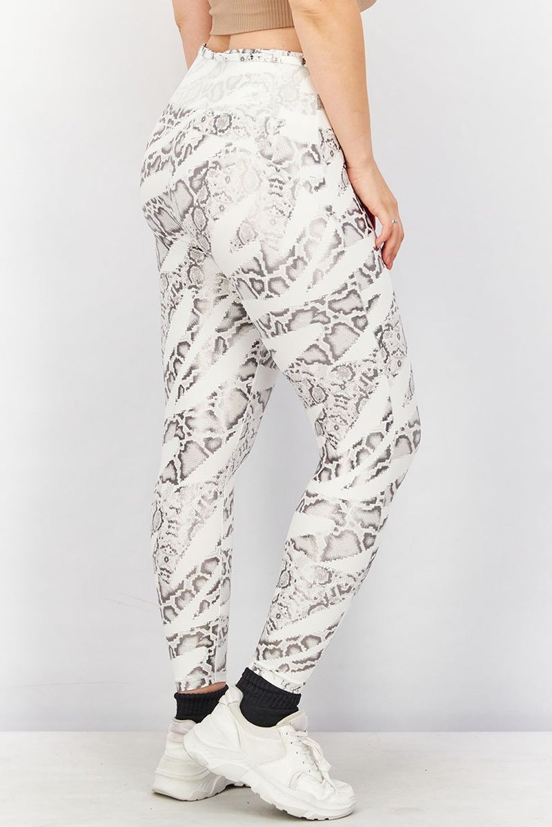 PUMA Women Textured Leggings, White and Silver  - Image 3