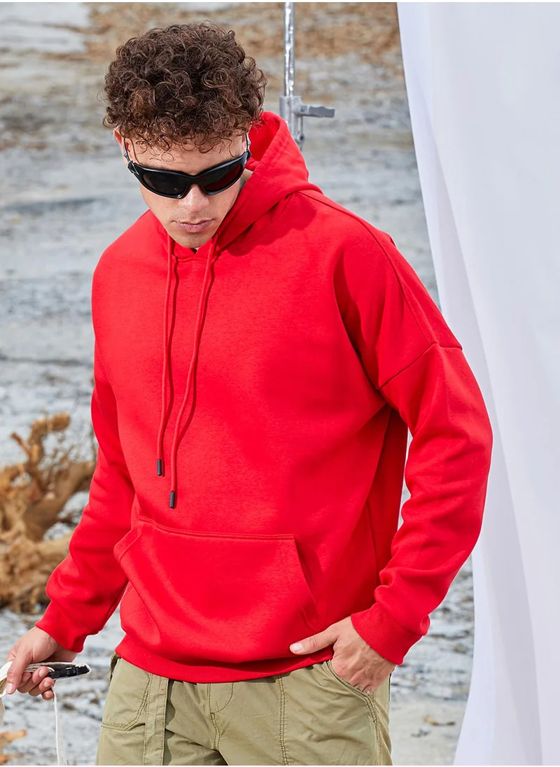 Campus Sutra Men's Crimson Red Oversized Basic Hoodie With Kangaroo Pocket