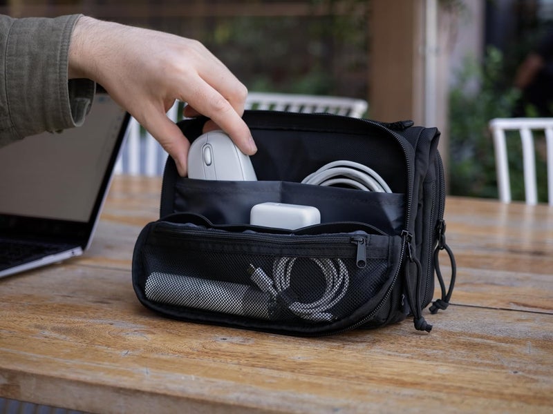 بيوراما حقيبة الكمبيوتر المحمول ومنظم OMNI – مناسبة لأجهزة MacBook وDell وHP مقاس 13-14 بوصة – حقيبة كمبيوتر محمول واقية نحيفة بتصميم قابل للطي مغناطيسي وجيوب منظمة للسفر - Image 5