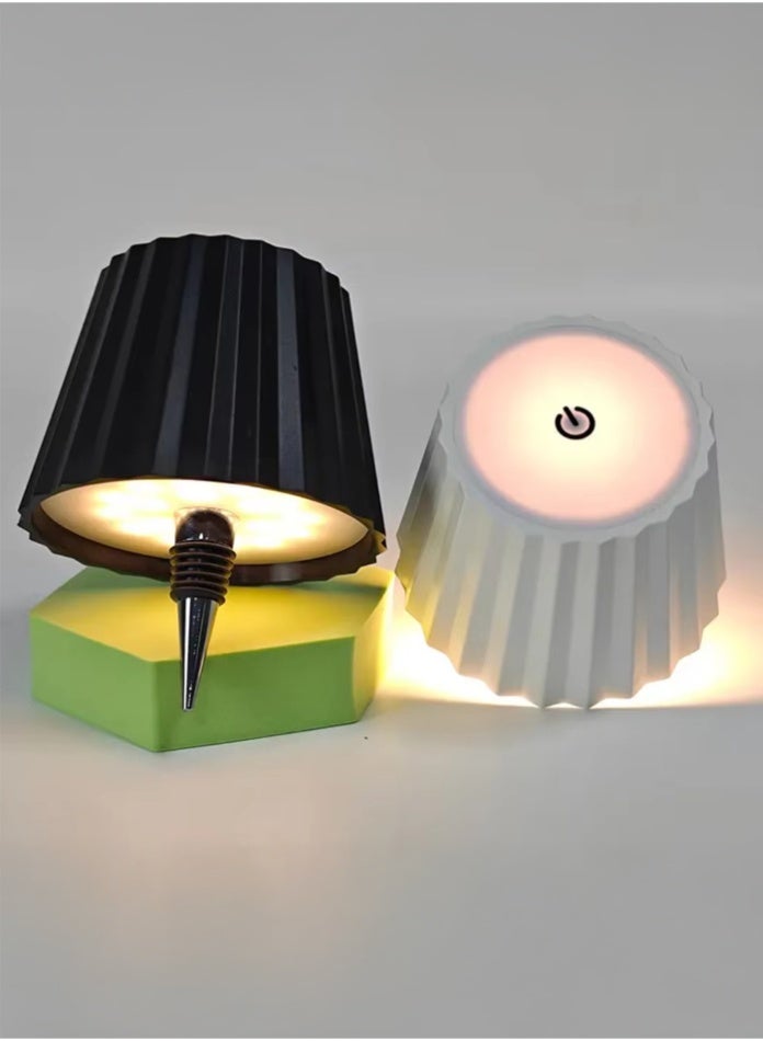 مودي مصباح طاولة LED قابل لإعادة الشحن | تصميم غطاء مطوي | مستشعر لمس | شحن من النوع C | بطارية ١٨٠٠ مللي أمبير/ساعة | إضاءة ديكورية عصرية (أسود وأبيض) - Image 1