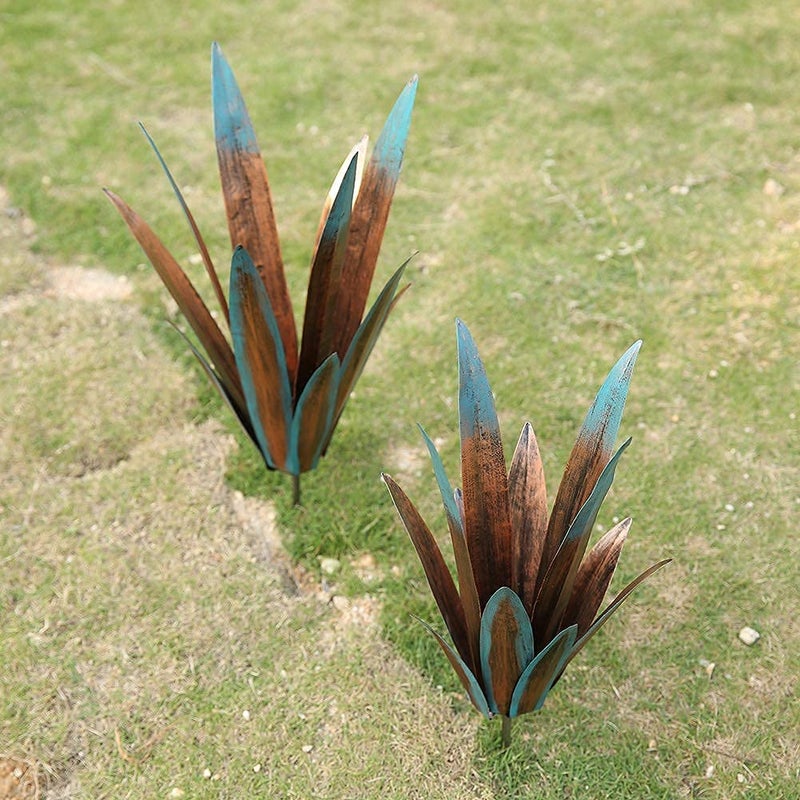 Jesokiibo 2pcs Tequila Rustic Sculpture DIY Metal Agave Plant Home Decor Rustic Hand Painted Metal Agave Garden Ornaments Outdoor Decor Figurines Home Yard Decorations Stakes Lawn Ornamentsâ€¦ - Image 5