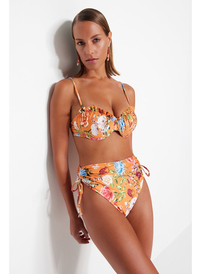 trendyol نمط الأزهار Balconette مكشكش عالية الخصر عالية الساق بيكيني مجموعة TBESS23BT00019  - Image 1