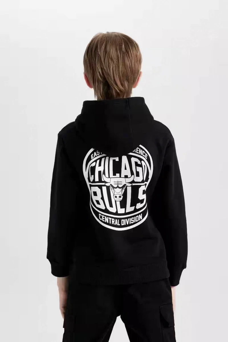 DeFacto Boy Black NBA Chicago Bulls Oversize Wide Pattern Hooded Back Printed Thick Sweatshirt D3123A824AU