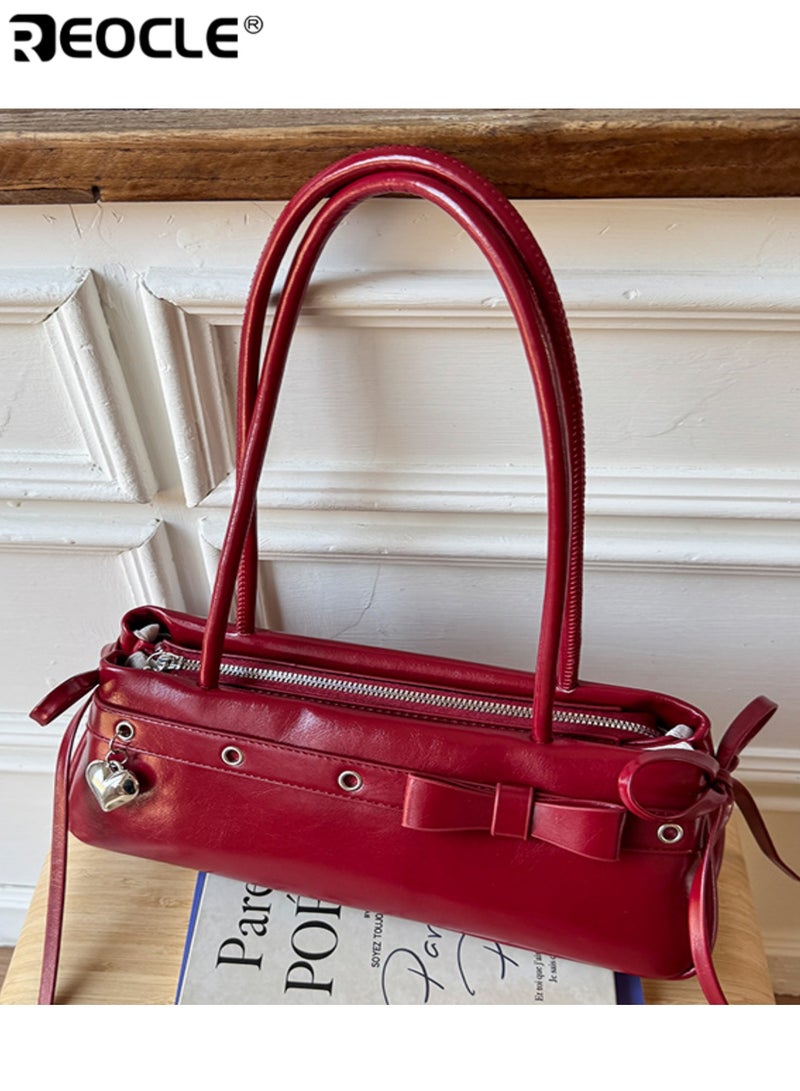 ريوكل حقيبة كتف نسائية بتصميم كلاسيكي مصنوعة من الجلد المصقول مع تفاصيل أنيقة من الأقواس وقلادات القلب مستوحاة من الطراز العتيق لتكون الإضافة المثالية للإطلالات اليومية والعادية - Image 2