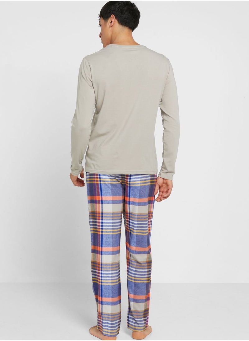 TOMMY HILFIGER - Checked Pyjama Set - Image 1