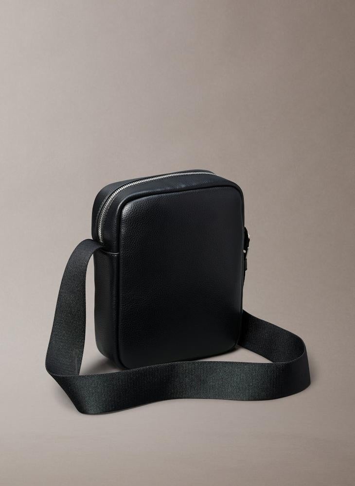 كالفن كلاين حقيبة كروس ريزد ريبورتر - Image 3