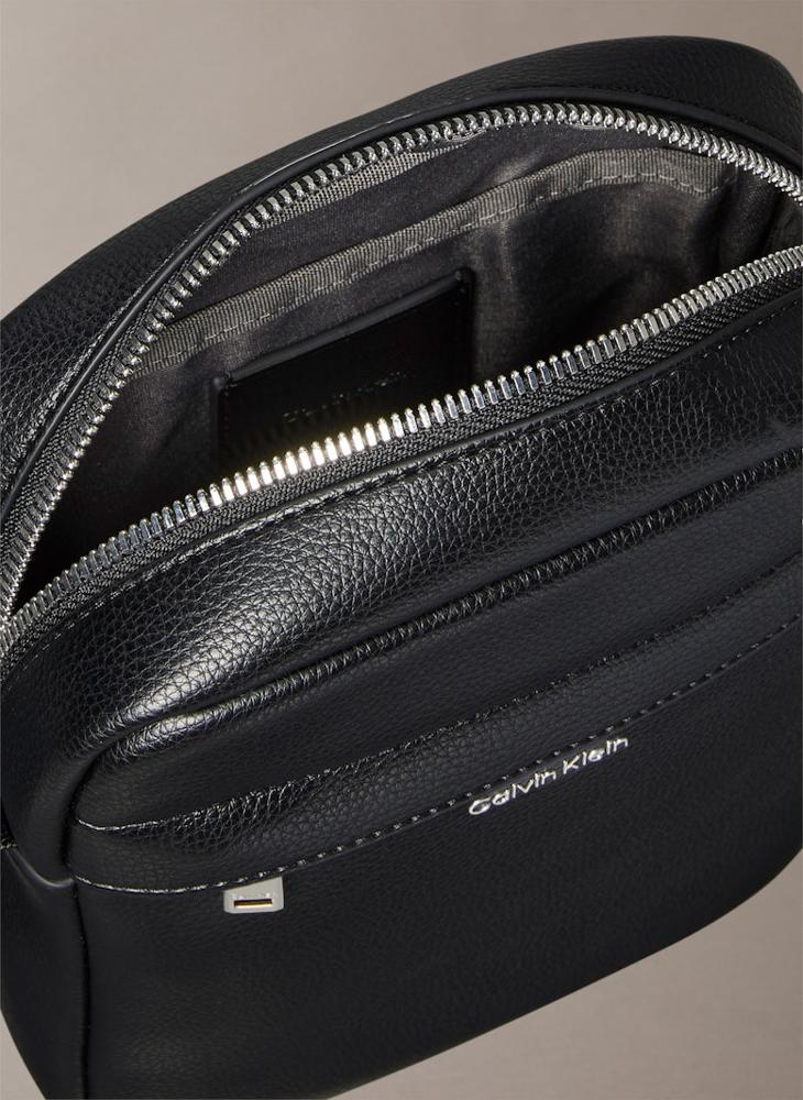 كالفن كلاين حقيبة كروس ريزد ريبورتر - Image 5