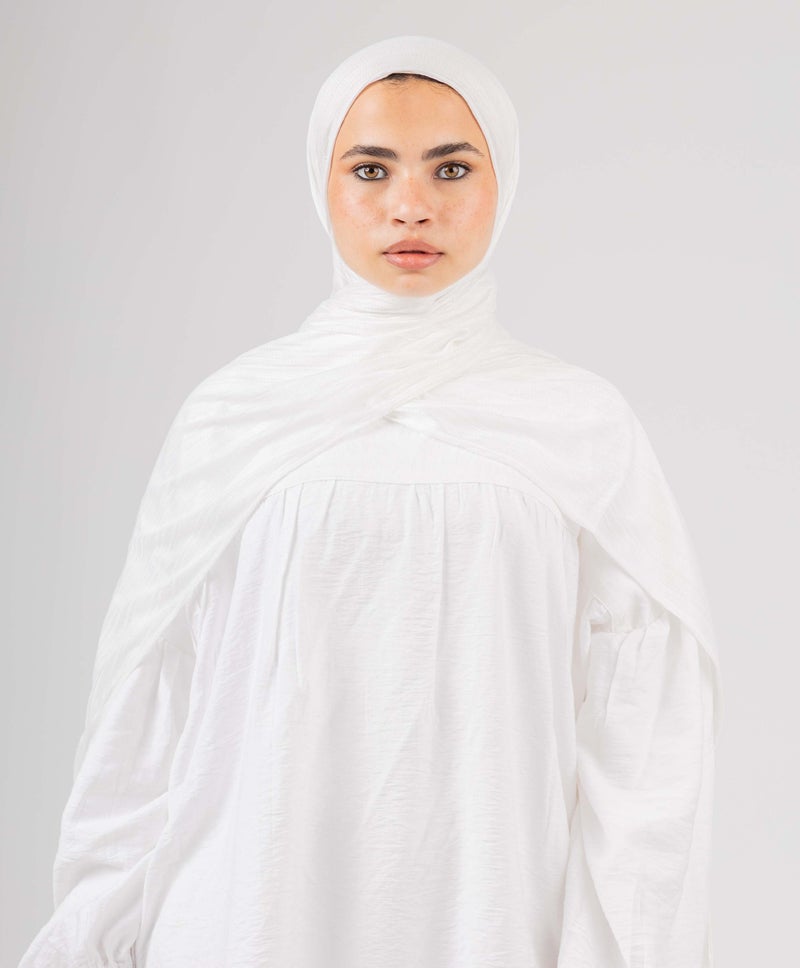 طرحة كويتية ناعمة باللون الأبيض الفاتح