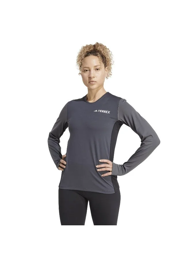 Adidas Adidas Multi Synt Ls W Grey T-Shirt (Long Sleeve) T-Shirts For Women