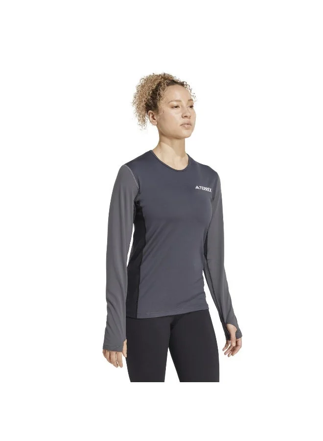Adidas Adidas Multi Synt Ls W Grey T-Shirt (Long Sleeve) T-Shirts For Women