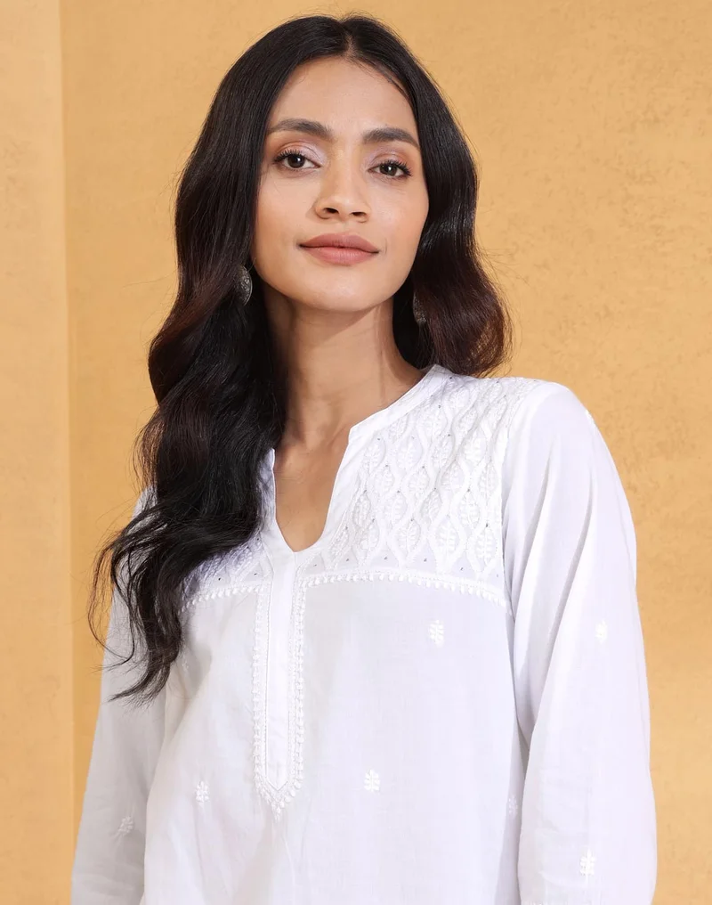 Fabindia White Cotton Chikankari Knee Length Kurta