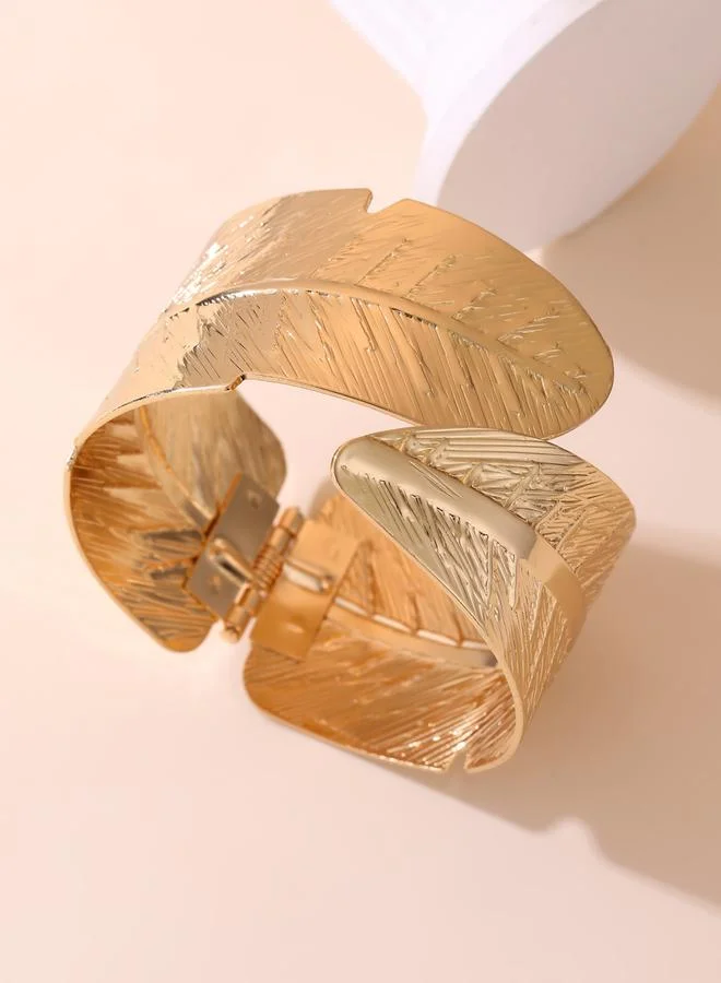 تايك تو سوار مفتوح ذهبي بتصميم ورقة