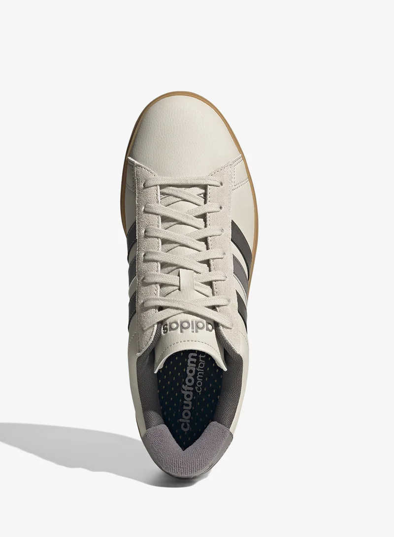 اديداس جراند كورت .