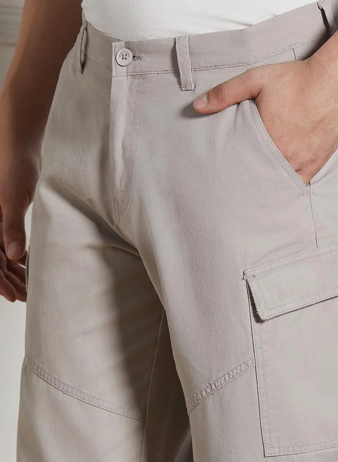 دينيس لينغو بنطال كارجو بقصة مريحة ونسيج قابل للتمدد