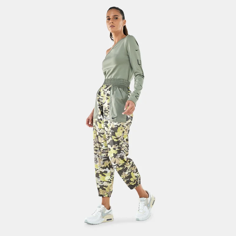 Nike Women's Sportswear Asymmetrical Long-Sleeve Top