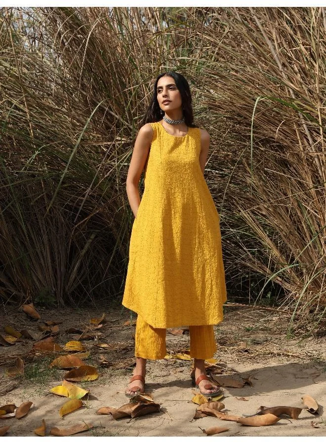 trueBrowns trueBrowns Mustard Cotton Embroidered Sleeveless Kurta Set