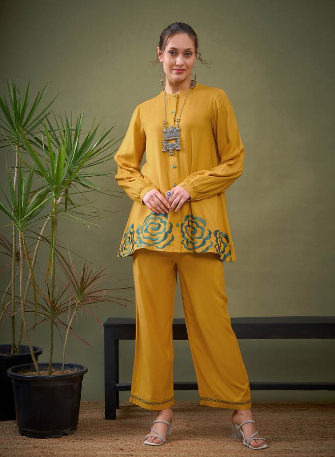 SASSAFRAS Embroidered Hem Shirt with Long Sleeves & Pants Co-Ord by Styli  - Image 1