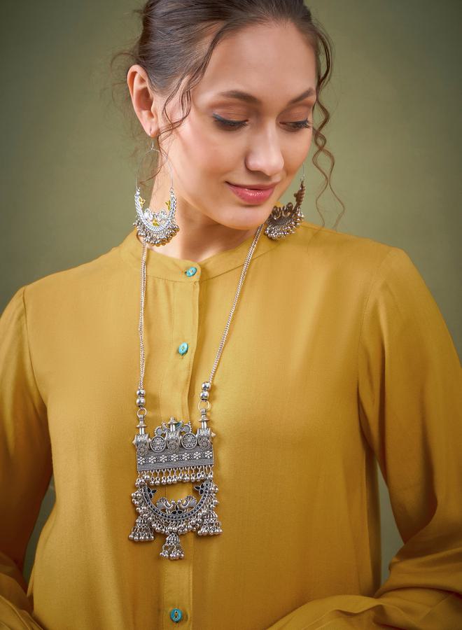SASSAFRAS Embroidered Hem Shirt with Long Sleeves & Pants Co-Ord by Styli  - Image 4