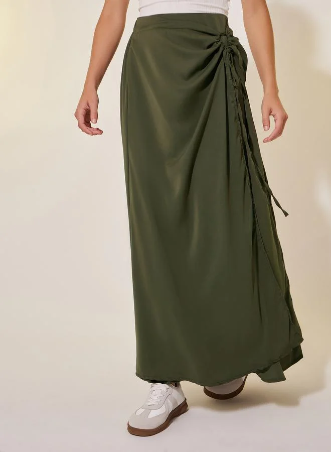 تايك تو تنورة ميدي سادة بأربطة