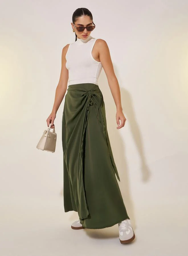 تايك تو تنورة ميدي سادة بأربطة