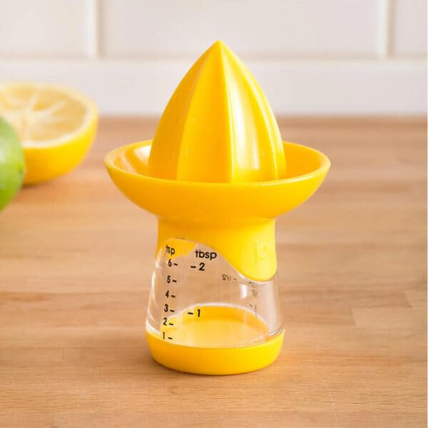 Sevia Plastic Citrus Squeeze and Mist Lemon Juicer Mist Sprayer Hand squeezer juicer Orange squeezer Manual juicer for fruits - Image 5