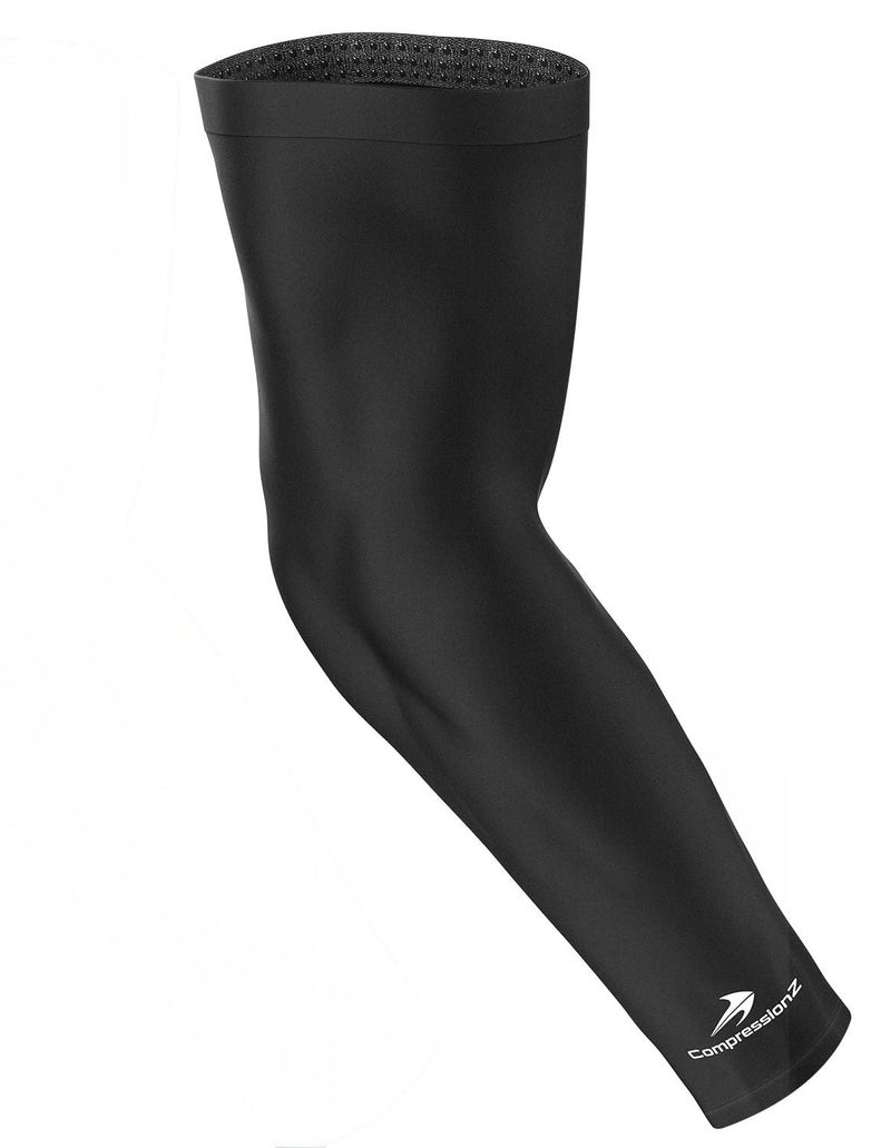 CompressionZ أكمام ضغط CompressionZ للذراعين للرجال والنساء | حماية من الشمس UV وتخفيف آلام الكوع لجميع الرياضات والتعافي - أسود - 1 قطعة - كبير جداً - Image 1