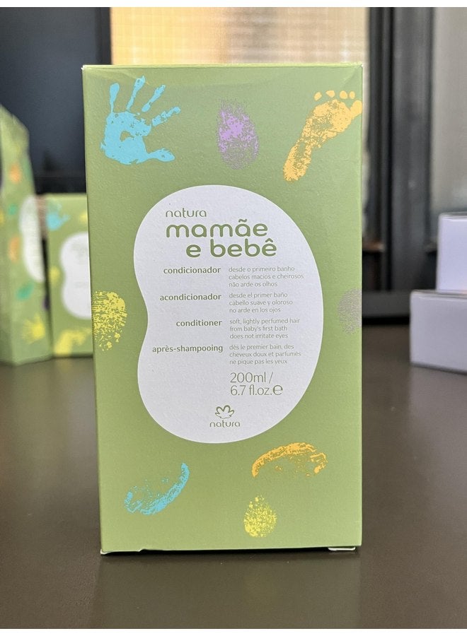 natura - Mamãe e Bebê Baby Conditioner - Untangle & Soften Baby Hair - 100% Vegan - Self-Preserving Formula - 97% Natural Origin - All Skin Types - Cruelty Free - Baby Essentials - 6.7 fl oz (200ml) - Image 2