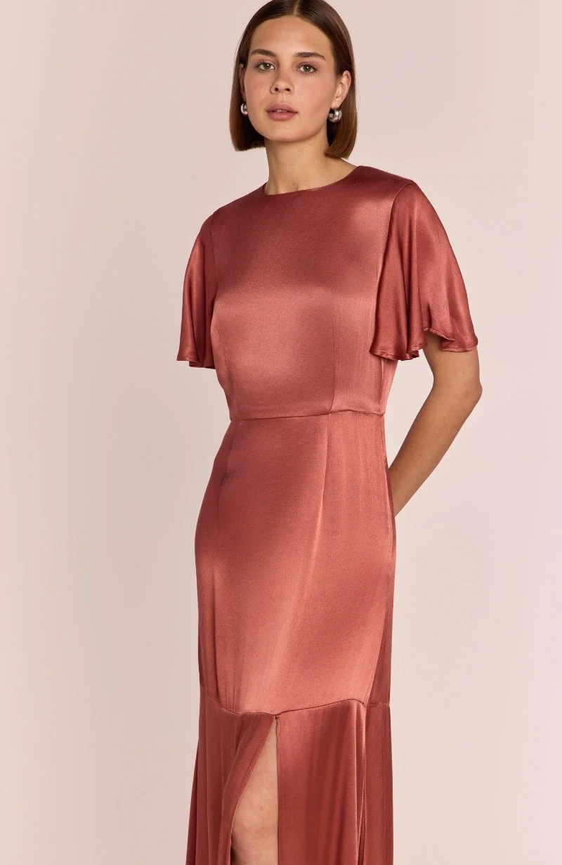 معاد كتابته لندن فستان سينيّا بأكمام قصيرة