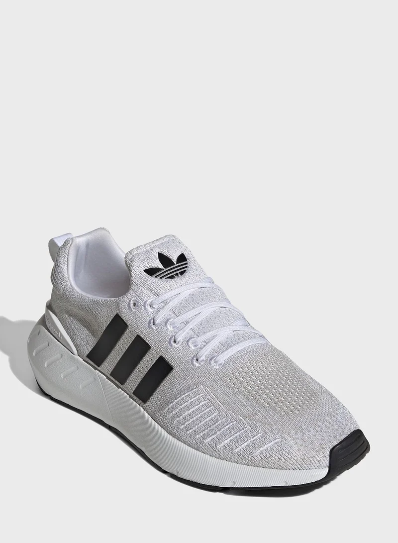 adidas Originals Swift Run 22