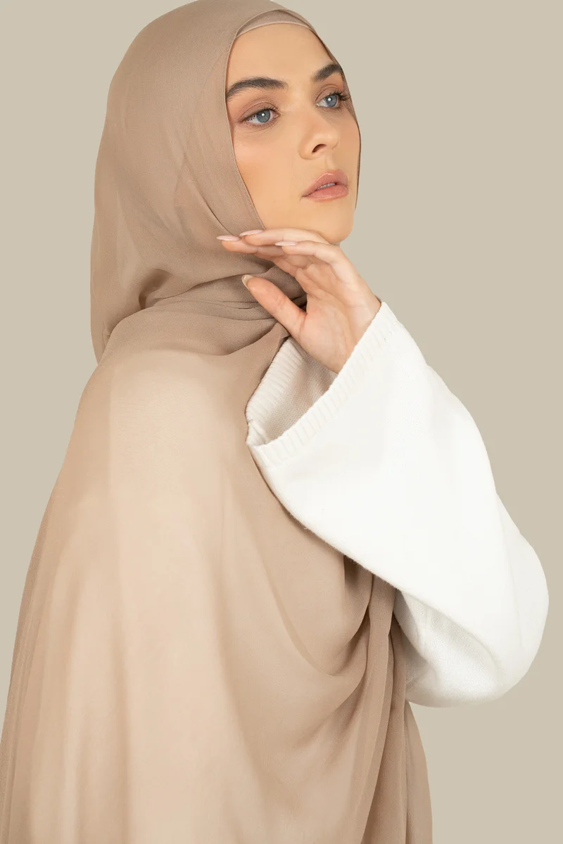 سيلكروز حجاب جورجيت حرير بلون نيود دافئ