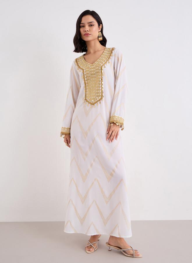 ستايلي جلابية ستايلي بطبعة شيفرون ذهبية مطرزة - Image 2