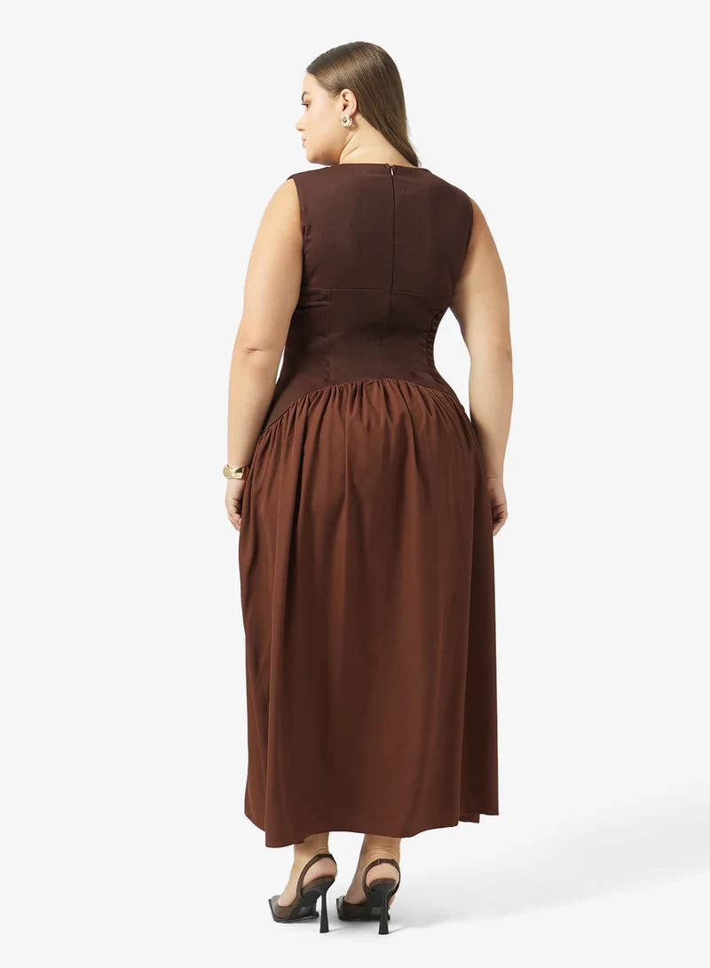 ايلا بلس فستان مقاس كبير بخصر منخفض بتصميم -