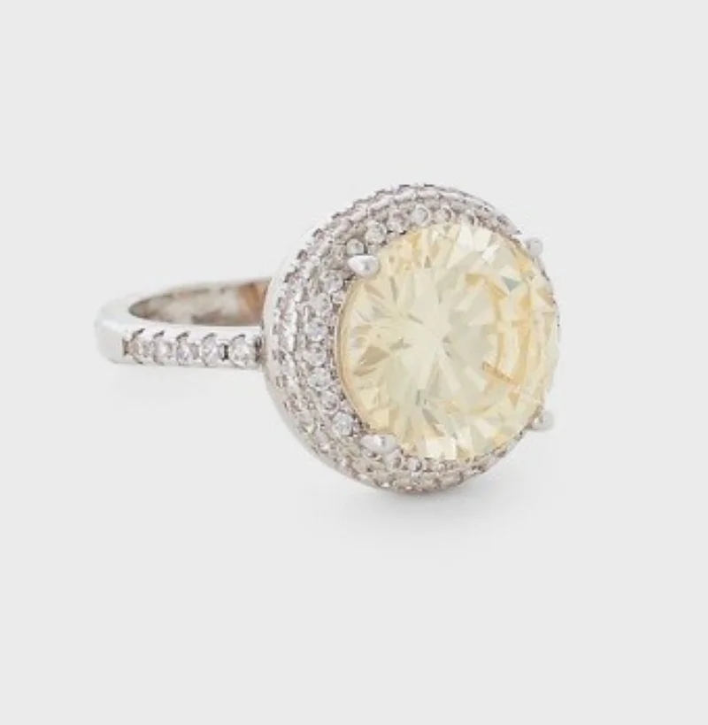 باكلي لندن BUCKLEY LONDON THE CARAT COLLECTION - CANARY SPARKLE SOLITAIRE RING