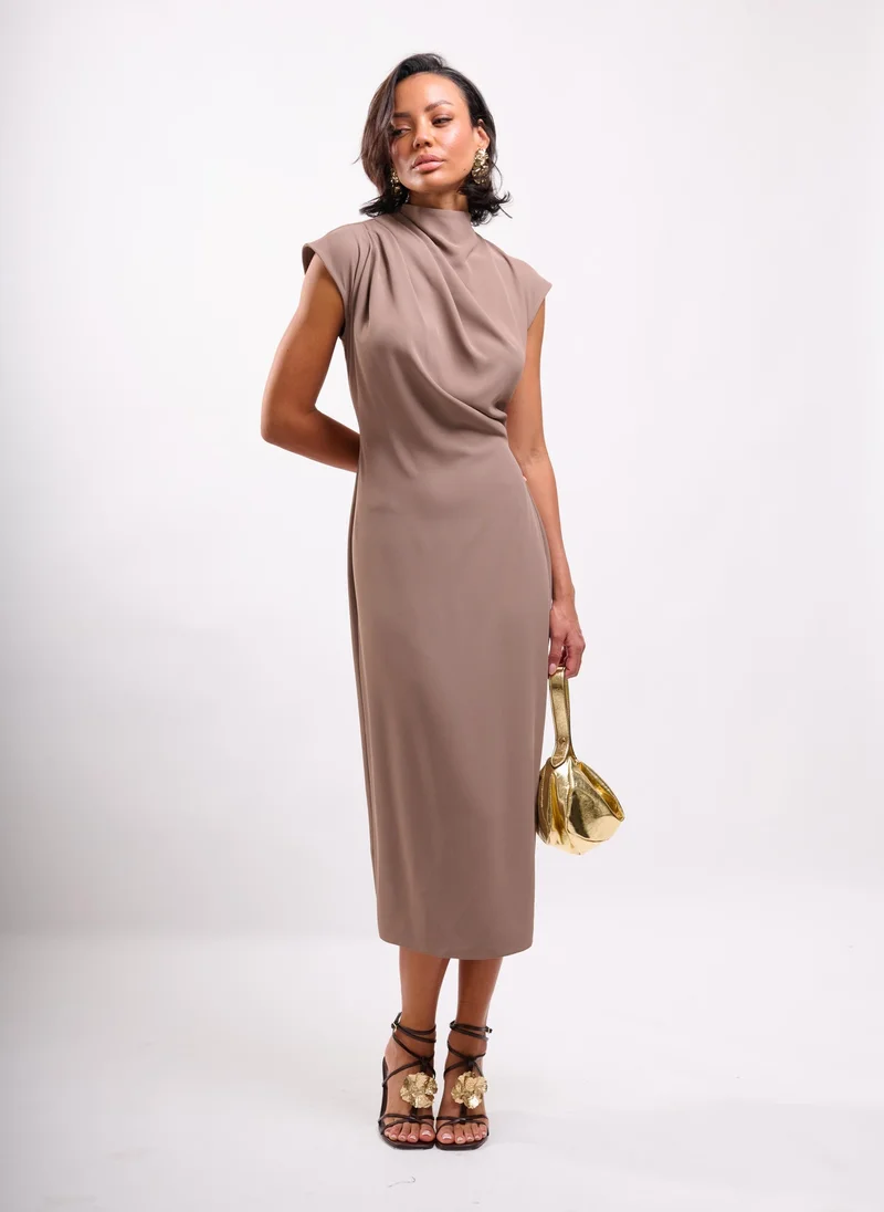 Faia PLEATED DRAPE DETAIL COLUMN MIDI DRESS IN MOCHA