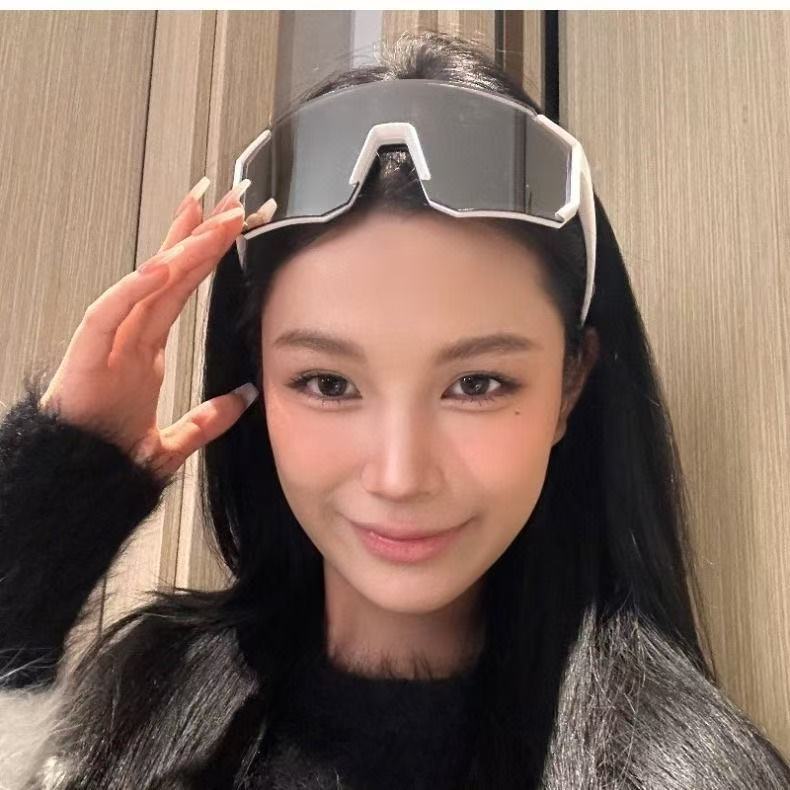 UV380 Sports Sunglasses for Cycling Running Hiking - Image 3